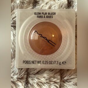 MAC Cosmetics Glow Play Blush - Shade: So Natural, NIP